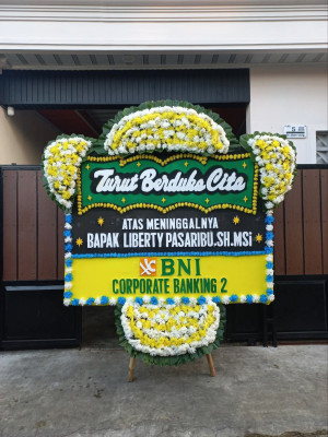Papan Bunga Duka di Lolat